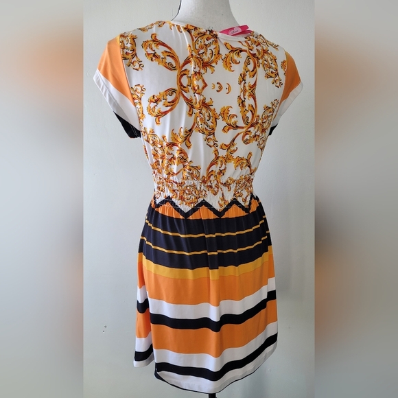 Christina Love Mini Sleeveless dress. Medium - Picture 3 of 5